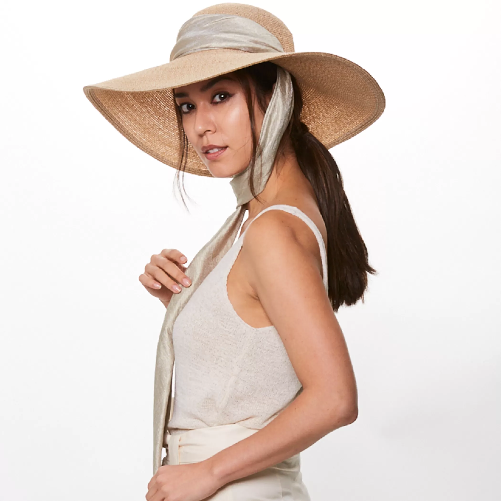 Hot Bunny In Sand Women Sunhat